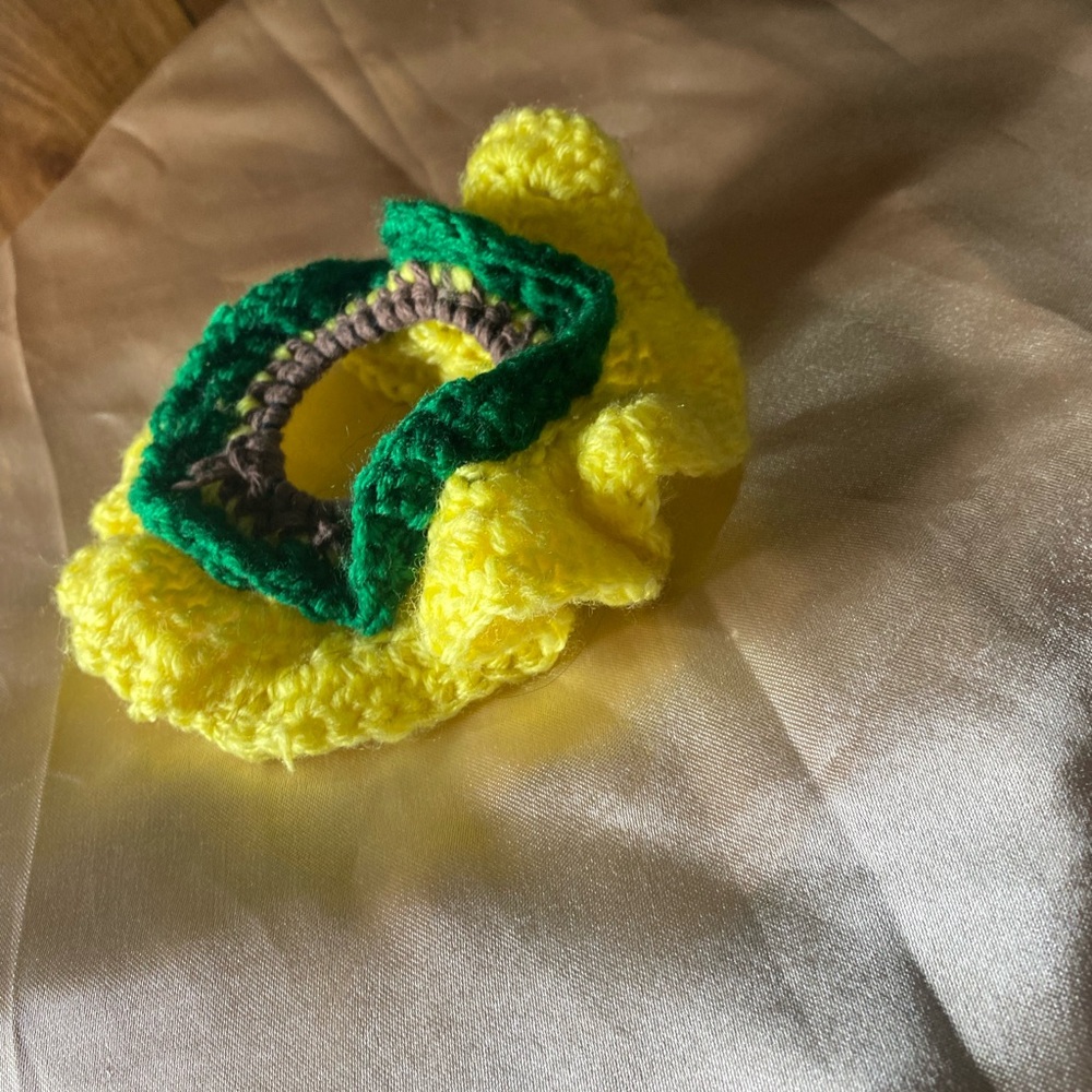 Handmade scrunchies🧶